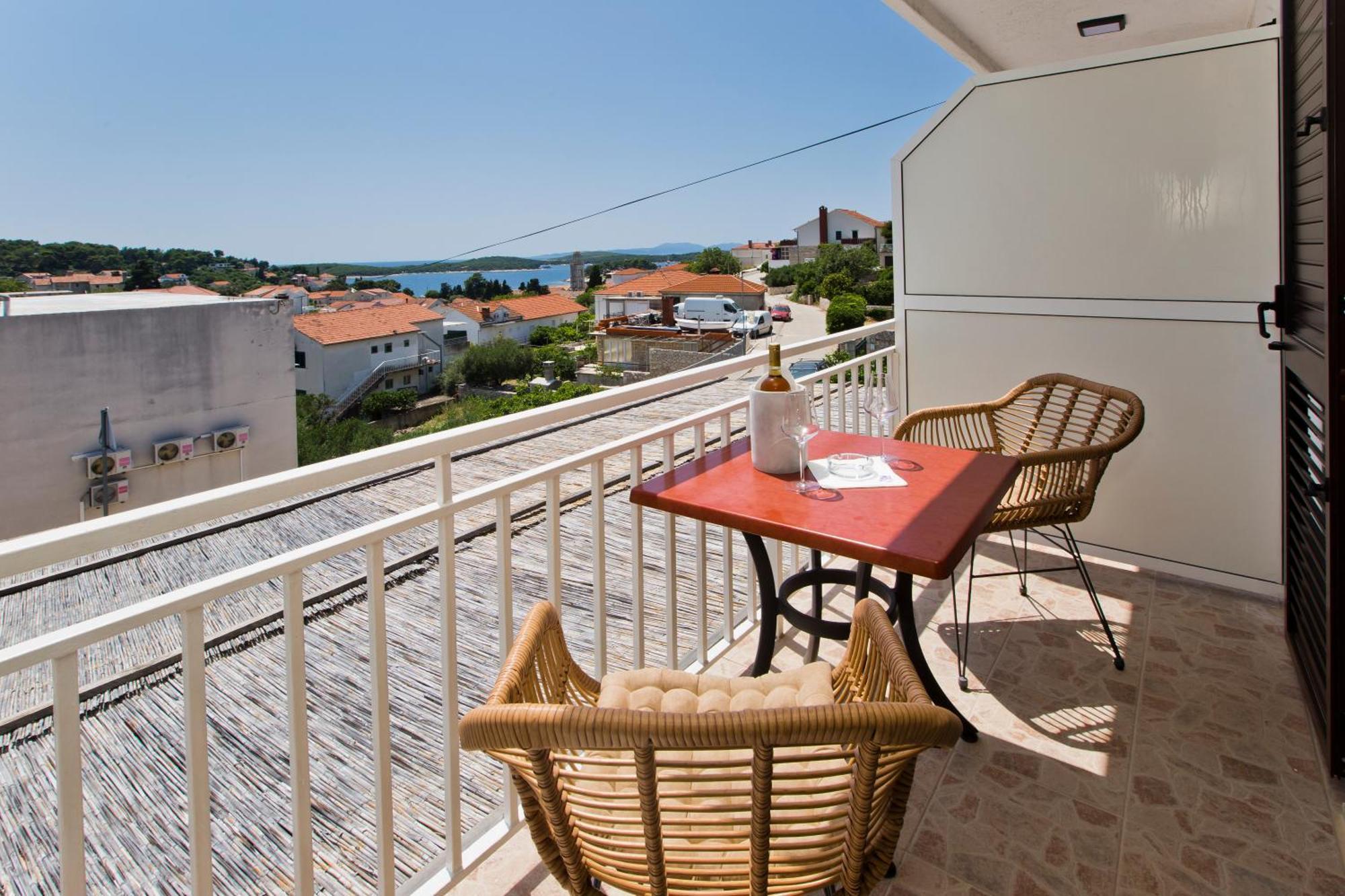 Luka'S Lodge Guesthouse & Hostel Hvar Town Exterior foto