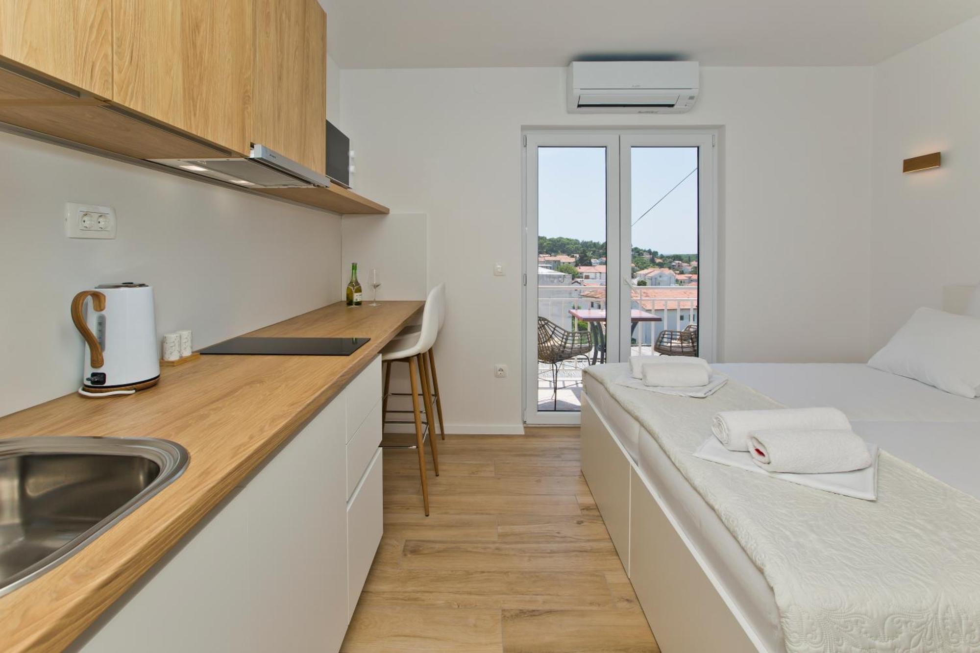 Luka'S Lodge Guesthouse & Hostel Hvar Town Exterior foto